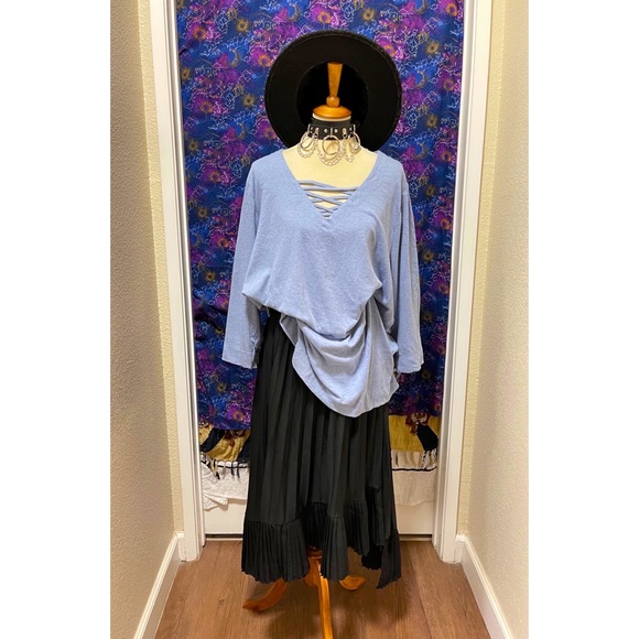 🌈 Wonderful v neck detail top - Picture 9 of 11